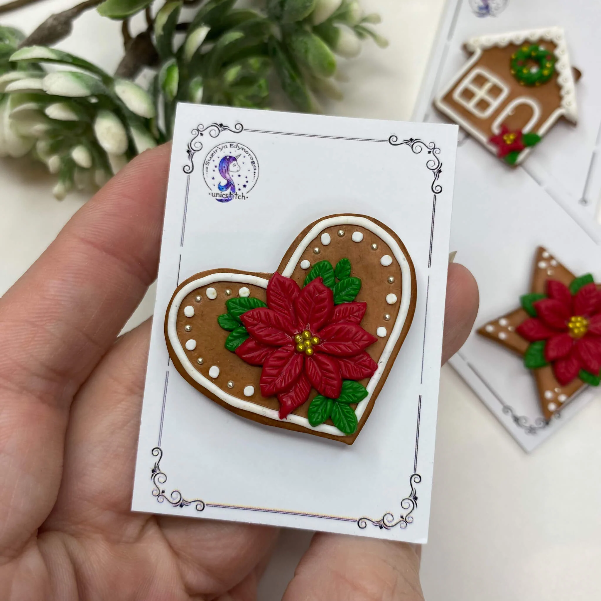 Imán sujeta agujas - Corazón de jengibre con Flor de Pascua - Image 3