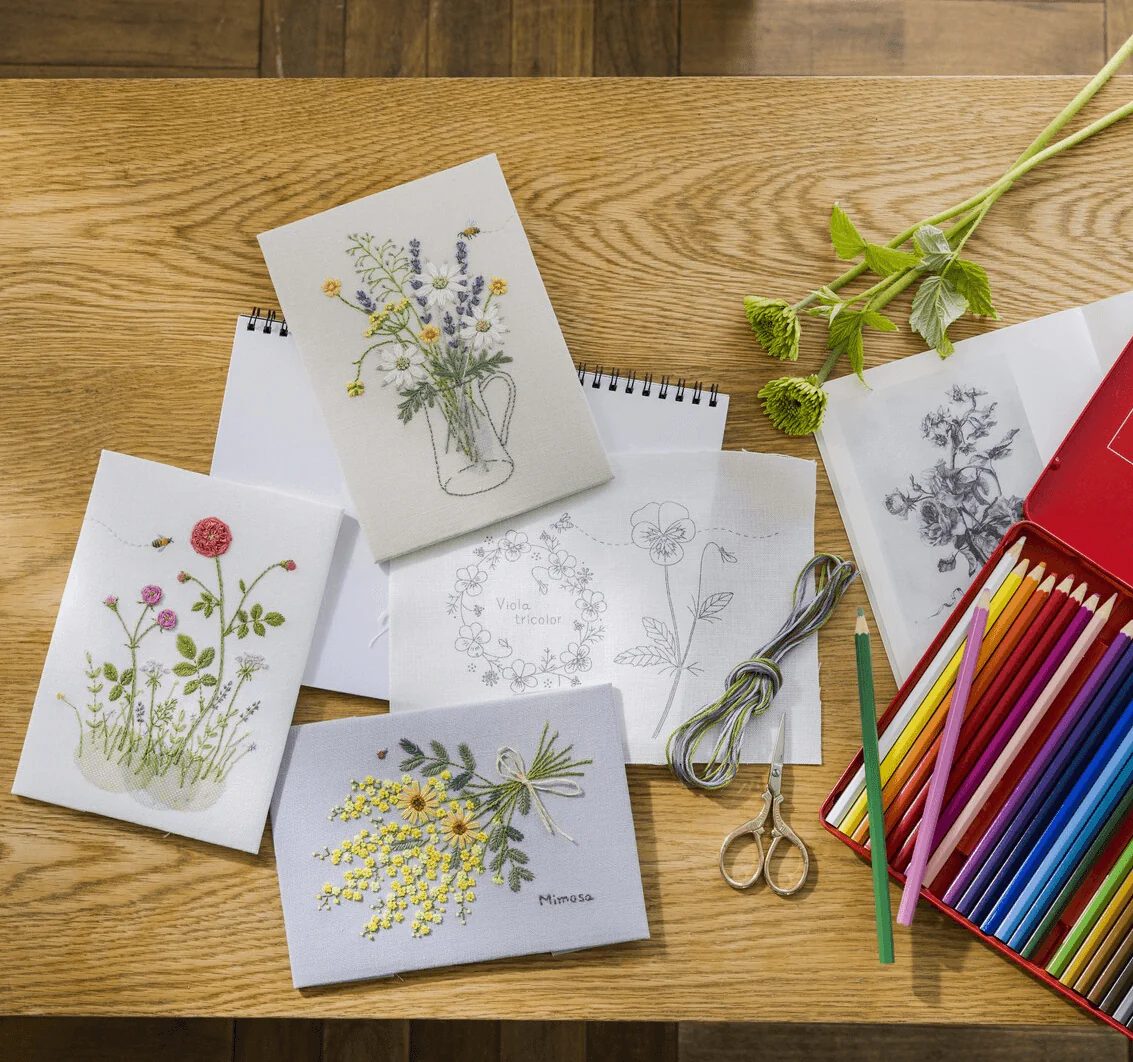 Kit de bordado "Pequeño jardín de rosas", diseñado por Kazuko Aoki para Cosmo - Image 5