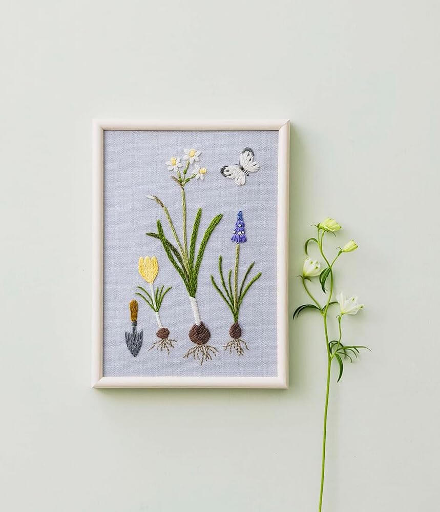 Kit de bordado "Bulbos", diseñado por Kazuko Aoki para Cosmo