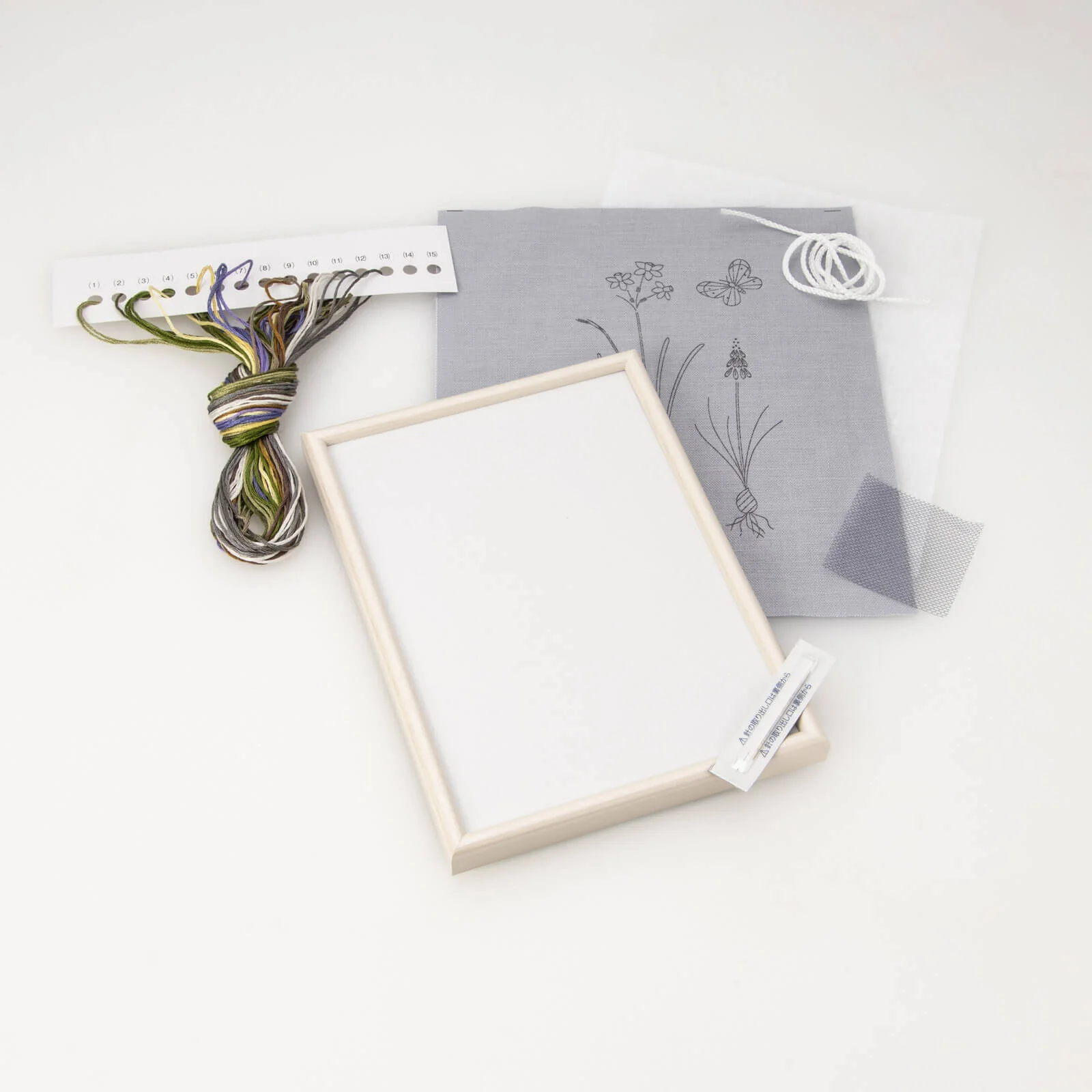 Kit de bordado "Bulbos", diseñado por Kazuko Aoki para Cosmo - Image 4