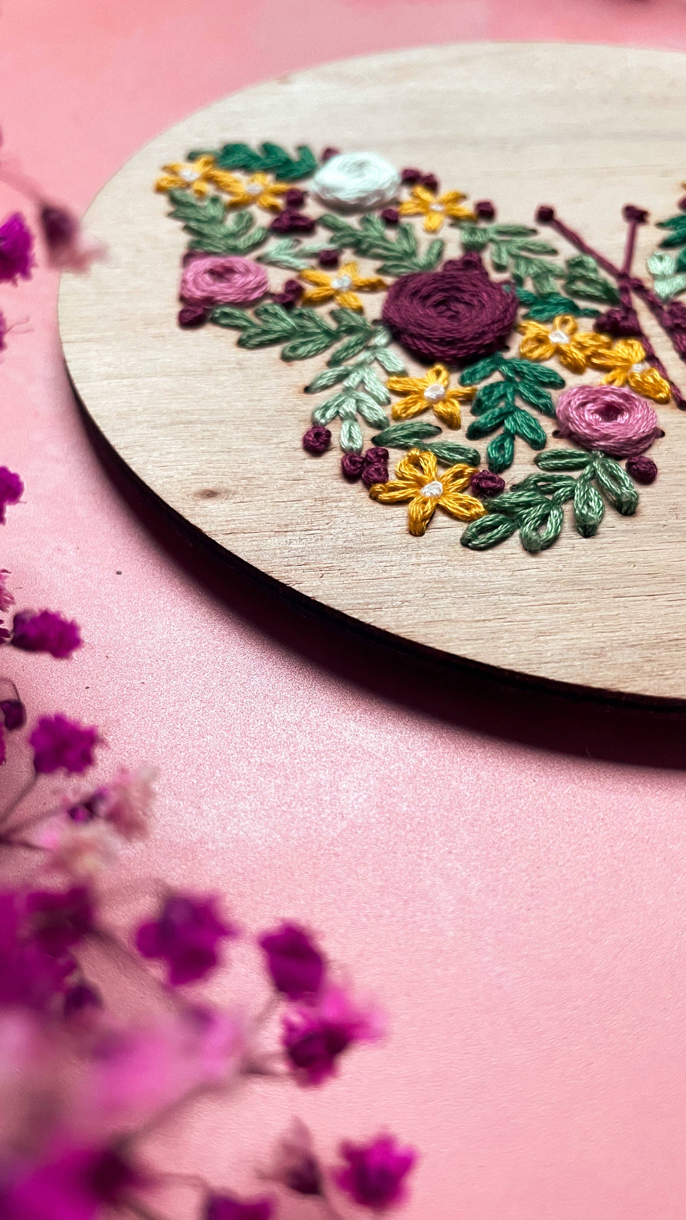 Kit de bordado en madera Mariposa Floral - Kneckes & Compagnie - Image 2
