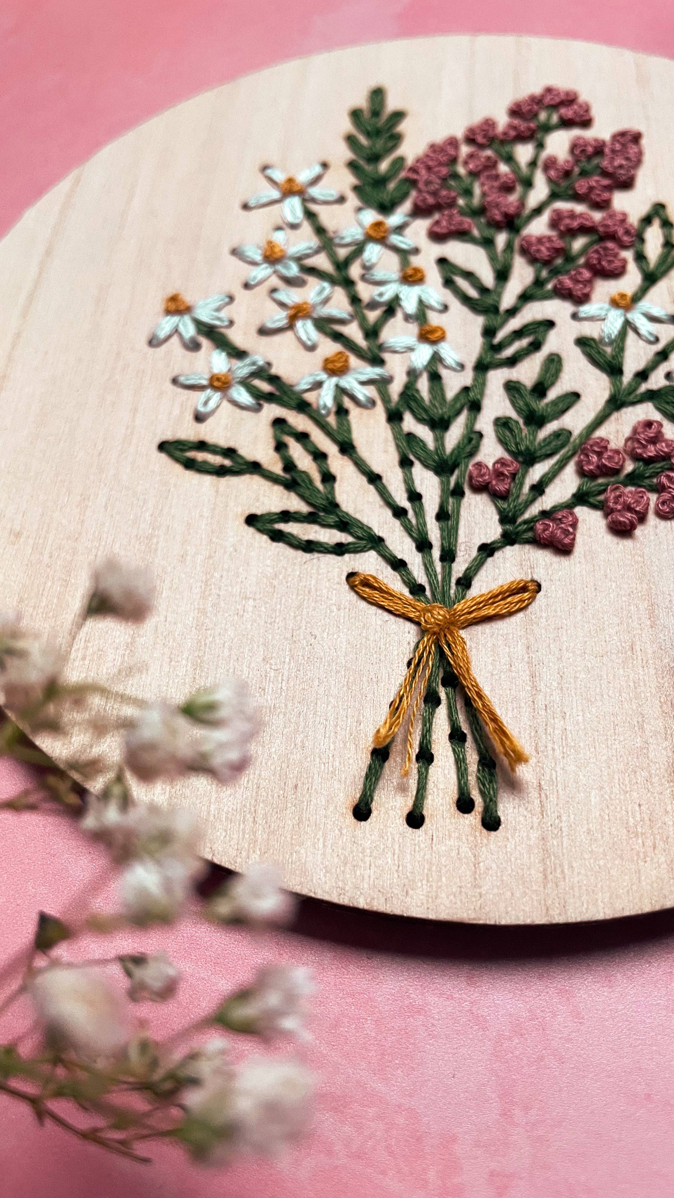 Kit de bordado en madera Ramo de Flores - Kneckes & Compagnie - Image 3