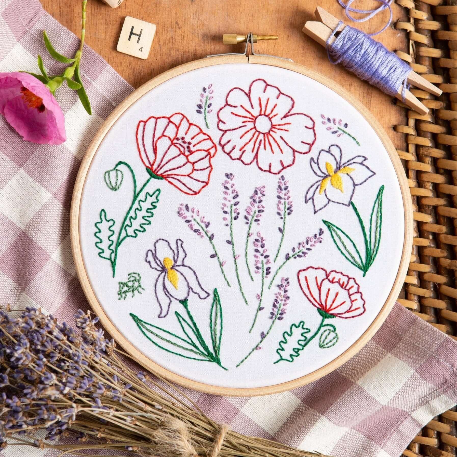 Kit de Bordado "Fields of Provence" - Hawthorn Handmade