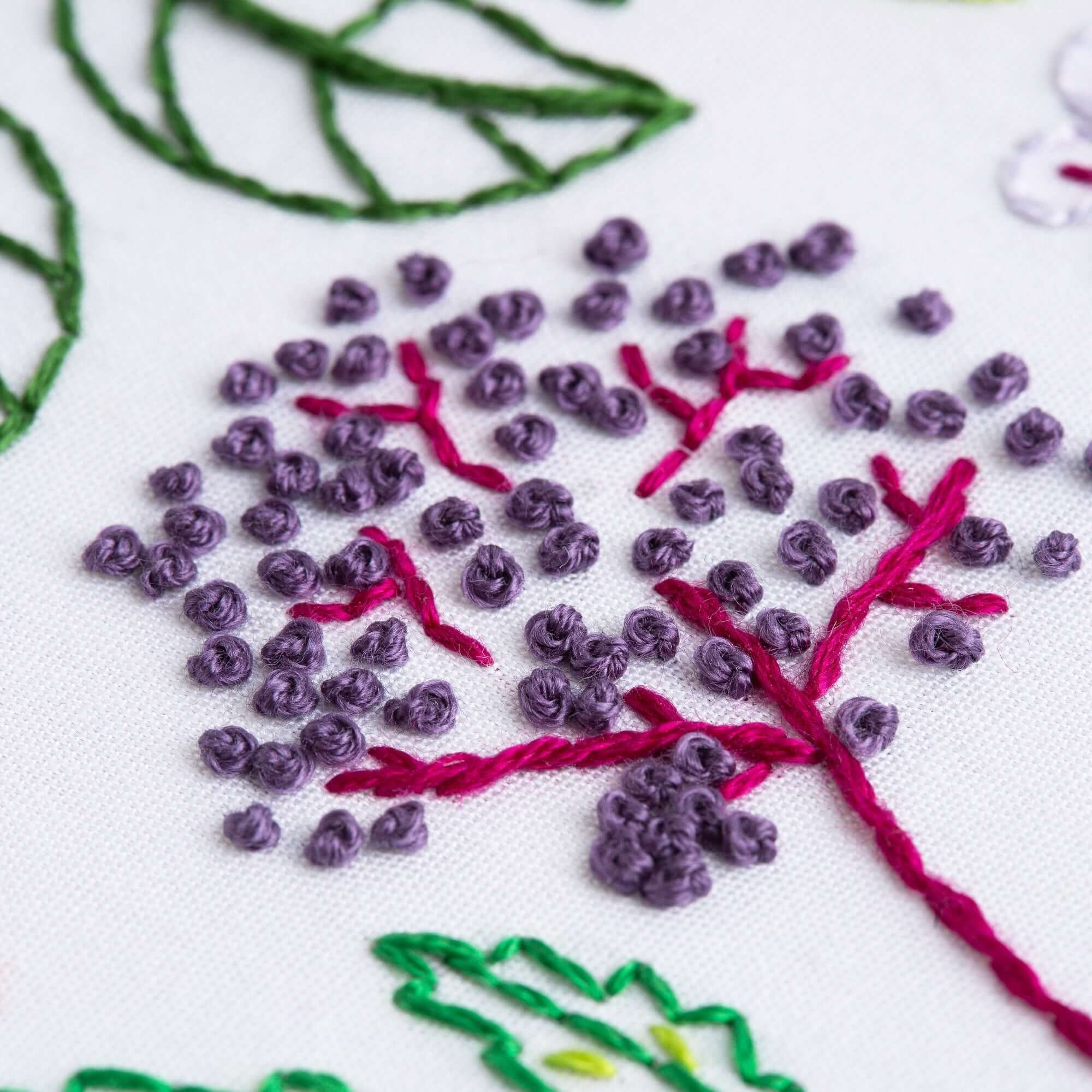 Kit de Bordado "Herbarium" - Hawthorn Handmade - Image 6