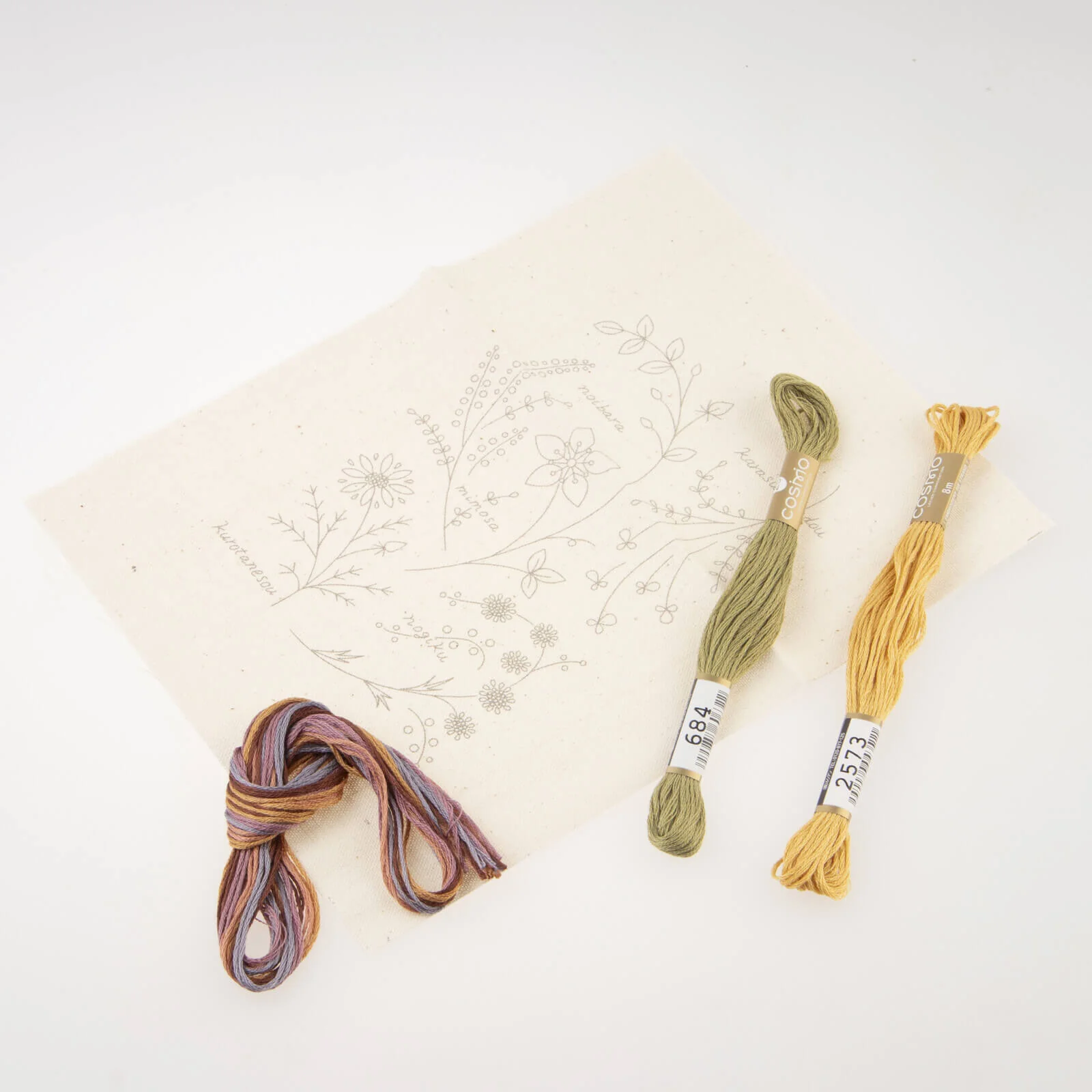 Kit de bordado "Libro de flores", diseñado por Atelier de Nora para Cosmo - Image 5
