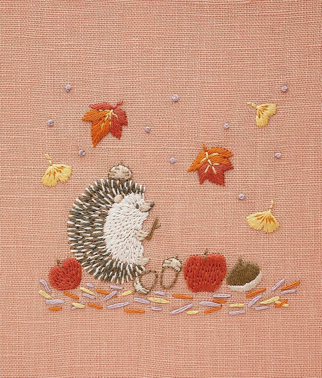 Kit de bordado: "Los 12 meses de los animales del bosque", diseñado por Chicchi para DMC Japan - Image 7