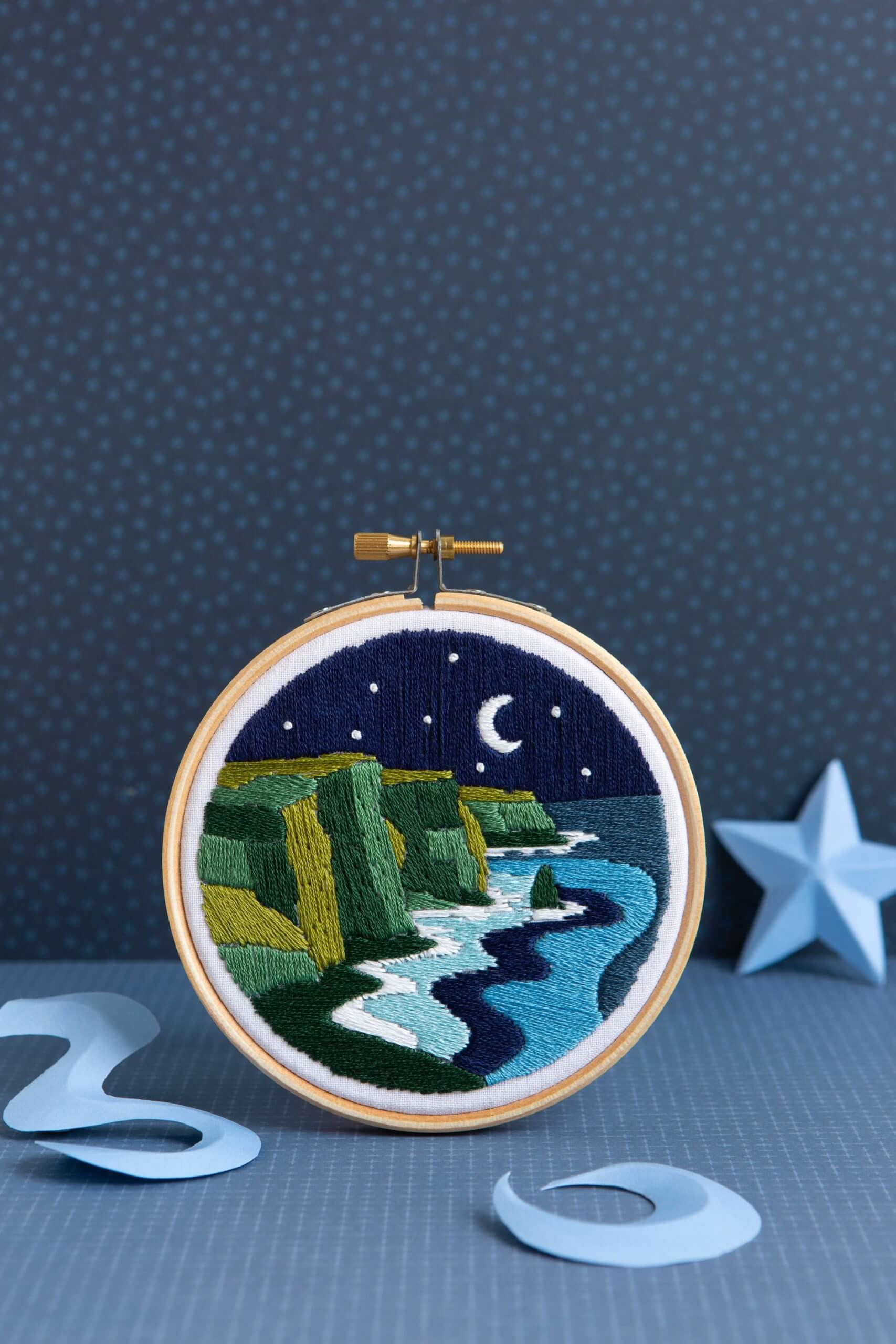 Kit de Bordado pequeño "Celtic Cliffs" - Hawthorn Handmade - Image 3