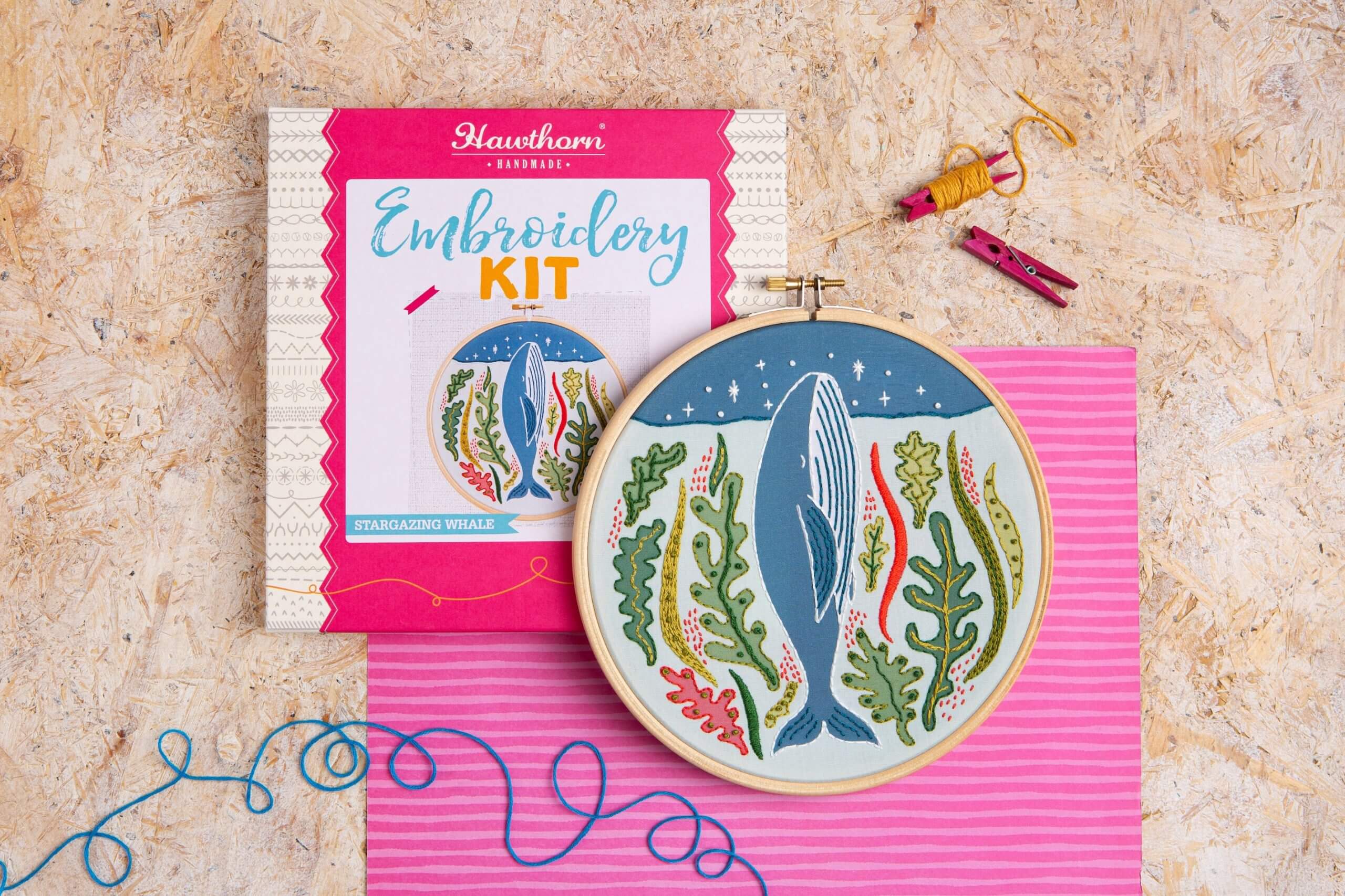 Kit de Bordado "Stargazing Whale" - Hawthorn Handmade - Image 3