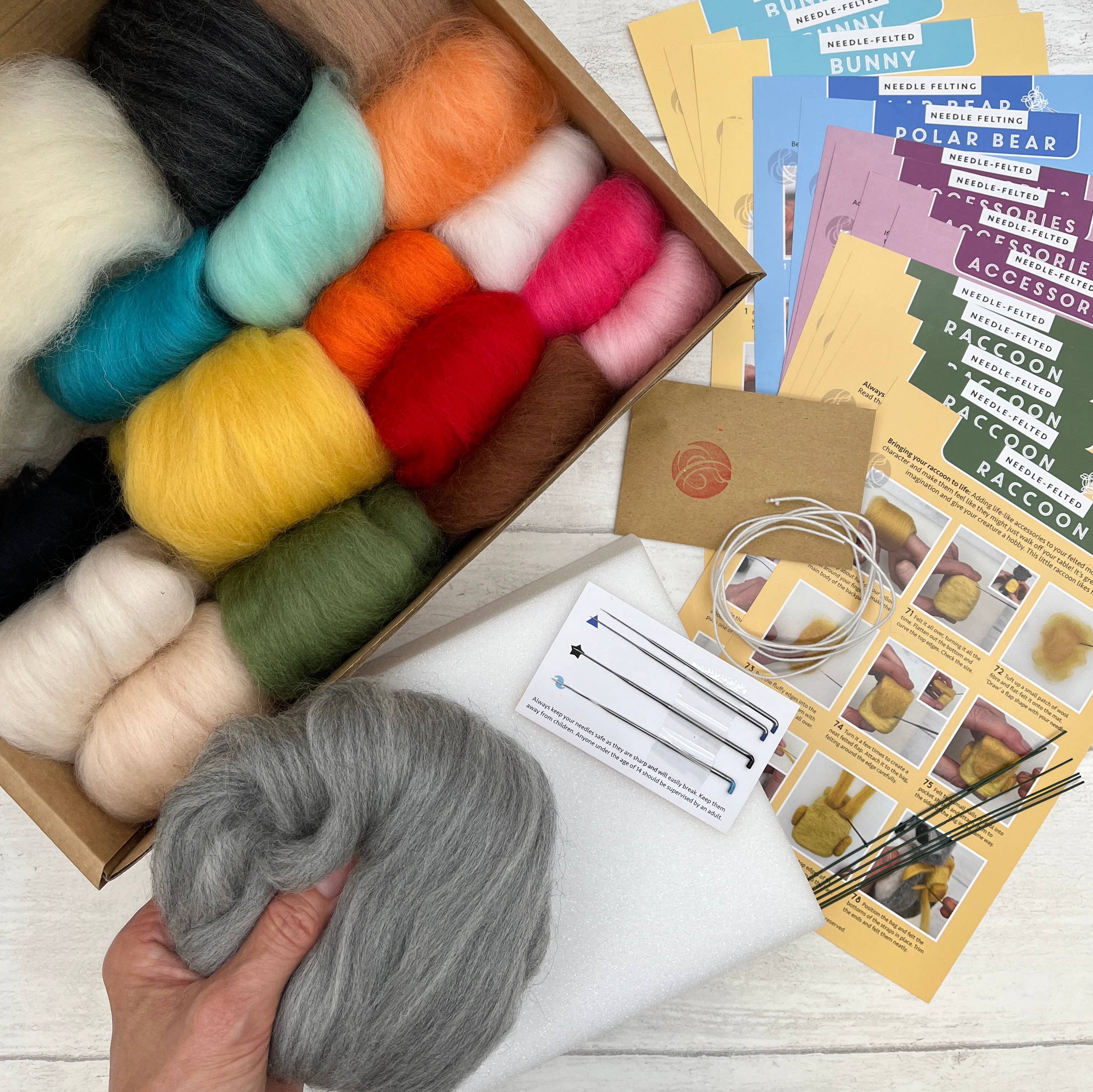 Kit de fieltro con aguja "Animales de Invierno" - Bergin & Bath - Image 4