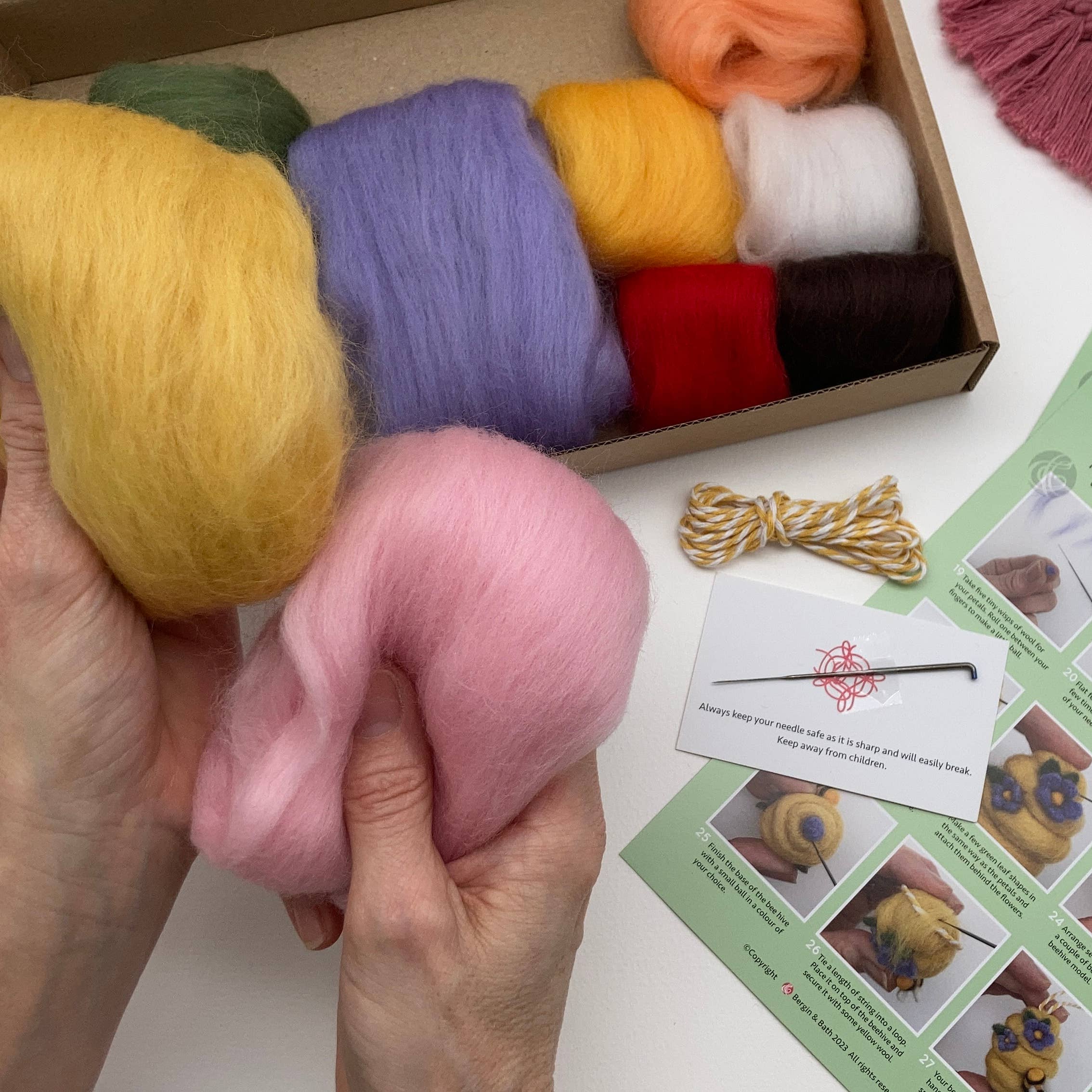 Kit de fieltro con aguja "Primavera" - Bergin & Bath - Image 4