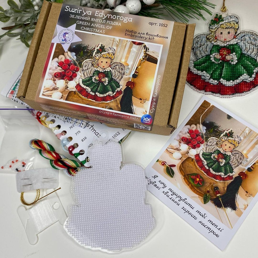 Kit de punto de cruz "Ángel rojo de Navidad" - Image 2